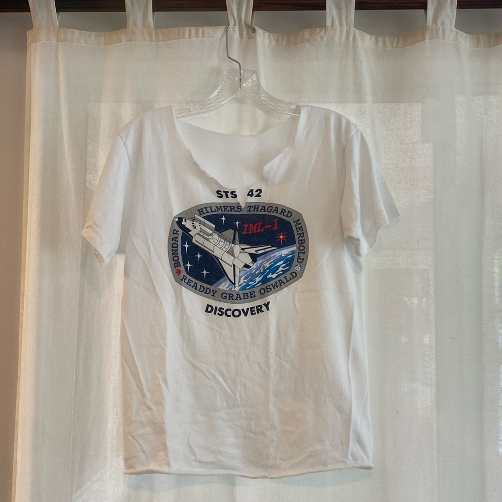 Vintage Discovery Space Shuttle Graphic Tee